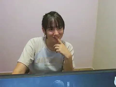 butterflyfree1 online show from 09-19-25, 04:36