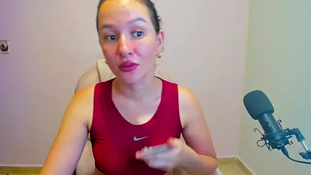 butterflyfree1 online show from 10-04-25, 04:49