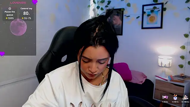 MarilynWhite  online show from 12-22-25, 06:27