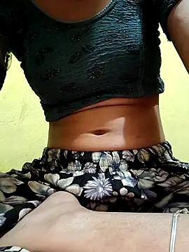 Snapshot of Aasha_devi05 chatting on 10-24-25, 10:11 Aasha devi05 online show from 10-24-25, 10:11