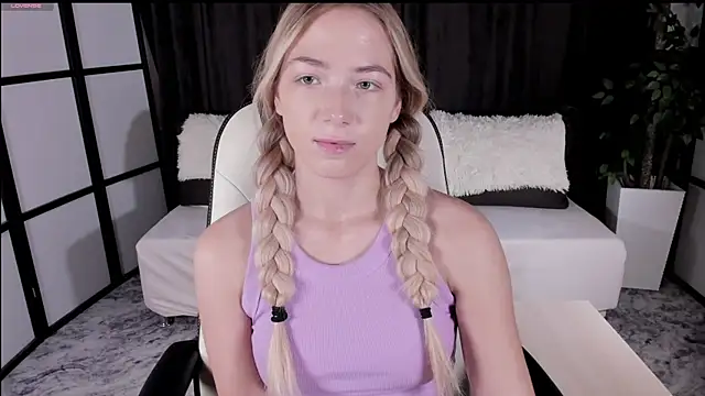 Susan Mimi online show from 10-11-25, 03:06