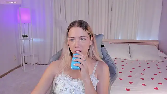 Susan Mimi online show from 10-16-25, 03:29