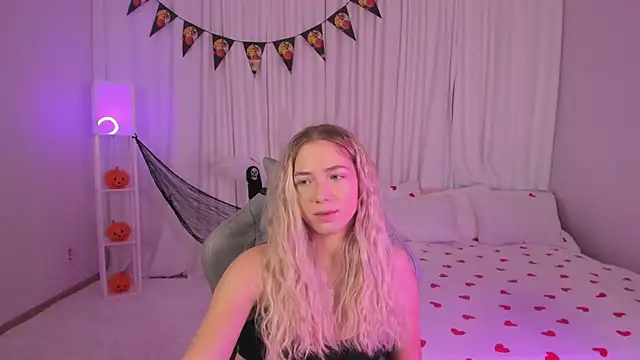 Susan Mimi online show from 10-25-25, 01:57