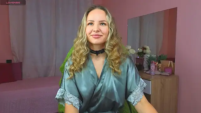 Hloya Mei online show from 09-13-25, 11:37