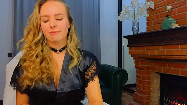 Hloya Mei online show from 10-15-25, 01:06