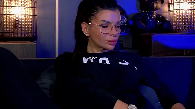 EleniaDevons online show from 10-16-25, 11:44