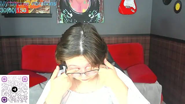 Mila  Cutee online show from 10-18-25, 01:19