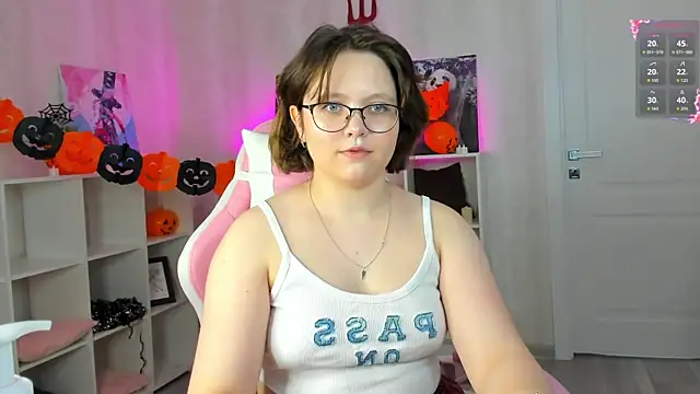 Mila  Cutee online show from 11-04-25, 09:19