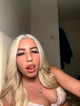 BlondeBetty online show from 12-03-25, 08:40