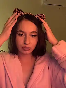 Snapshot of SunnyDane chatting on 10-29-25, 01:41 SunnyDane online show from 10-29-25, 01:41