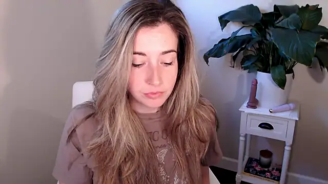 SuggestiveBehavior online show from 10-06-25, 01:52
