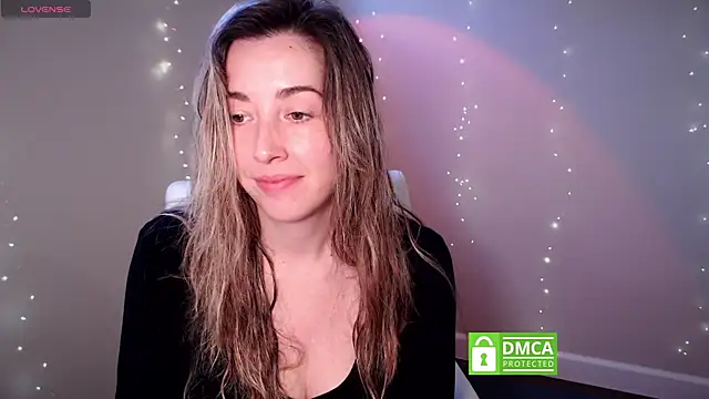 Snapshot of SuggestiveBehavior chatting on 11-18-25, 04:44 SuggestiveBehavior online show from 11-18-25, 04:44