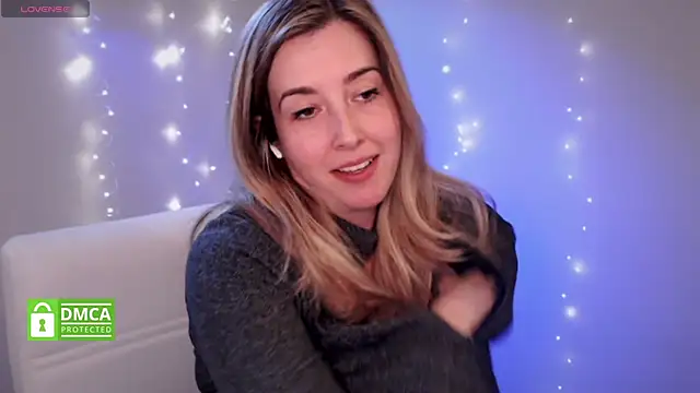 Snapshot of SuggestiveBehavior chatting on 12-02-25, 04:13 SuggestiveBehavior online show from 12-02-25, 04:13