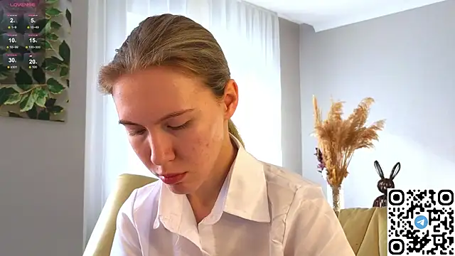 Succubelle online show from 10-17-25, 06:16