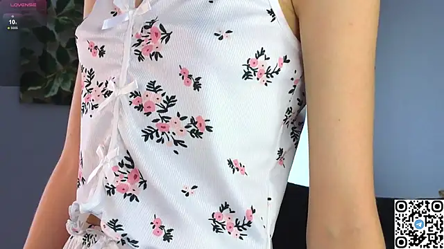 Succubelle online show from 10-19-25, 06:03