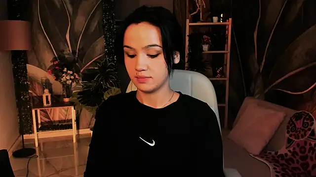 MonicaFarmer online show from 10-06-25, 05:32