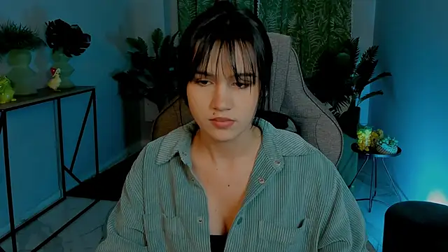 MonicaFarmer online show from 11-19-25, 05:35