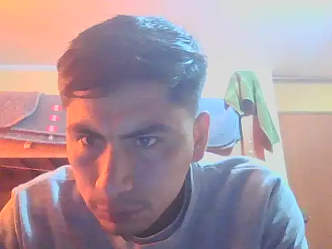 Snapshot of Migueles96 chatting on 09-20-25, 03:02 Migueles96 online show from 09-20-25, 03:02