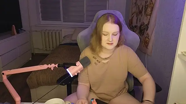 OliviaBlade online show from 10-19-25, 01:56