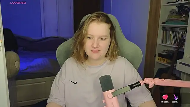 OliviaBlade online show from 11-22-25, 02:16