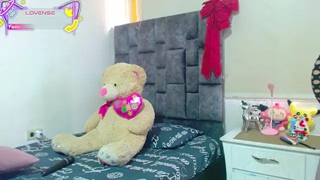 Charlotte Landry   online show from 12-21-25, 03:30