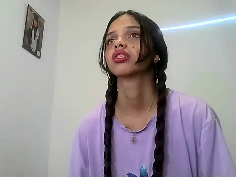 lucy babyy online show from 10-13-25, 07:47