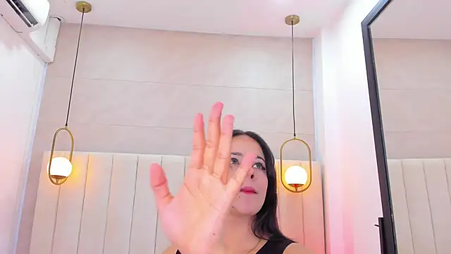 Snapshot of Dream_nena chatting on 11-03-25, 08:21 Dream nena online show from 11-03-25, 08:21