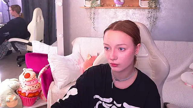 FoxyMayy online show from 10-10-25, 07:18