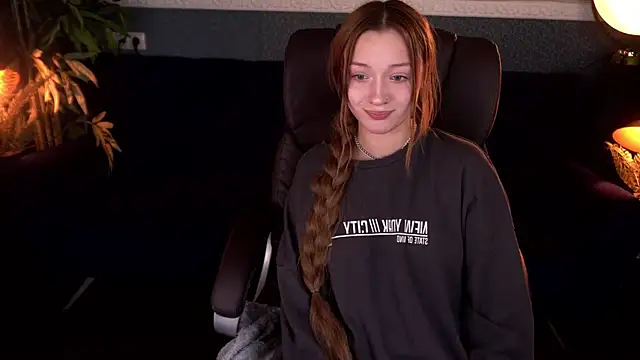 FoxyMayy online show from 11-18-25, 03:16