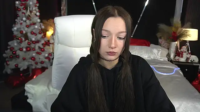 FoxyMayy online show from 12-16-25, 10:26