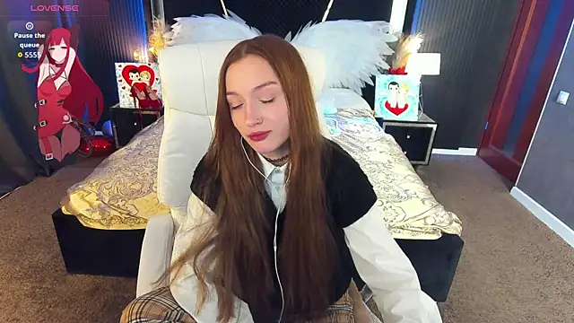 FoxyMayy online show from 04-06-26, 01:12