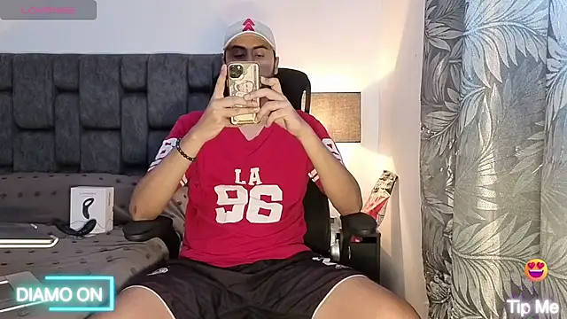 Snapshot of Thomas_redcol chatting on 10-10-25, 05:01 Thomas redcol online show from 10-10-25, 05:01