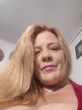 Casandra Cruz online show from 10-03-25, 12:18
