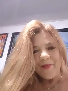 Casandra Cruz online show from 10-03-25, 12:46