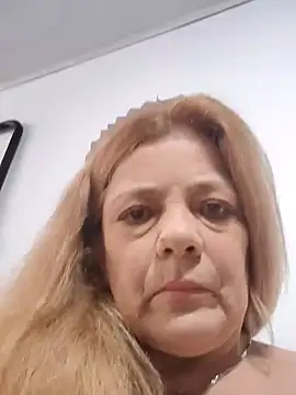 Casandra Cruz online show from 10-04-25, 01:31