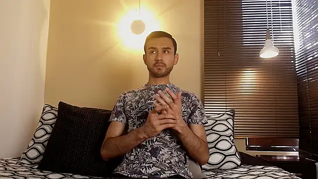 Snapshot of Axel_Moon_S chatting on 11-21-25, 07:56 Axel Moon S online show from 11-21-25, 07:56