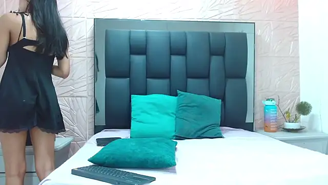 Tinita  online show from 10-21-25, 01:56