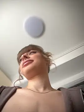 BabyBee  online show from 10-25-25, 11:07