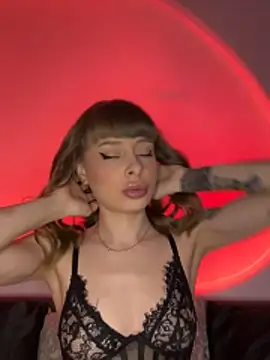 BabyBee  online show from 11-21-25, 07:34