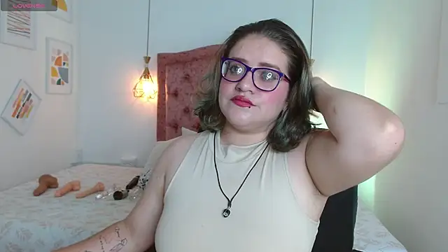 hellen tirey online show from 09-17-25, 03:24