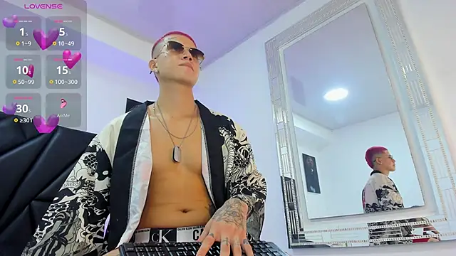 Aleanders  online show from 10-04-25, 02:59