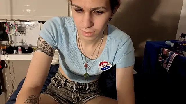 cuddlyavenue online show from 11-05-25, 02:11