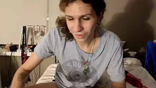 cuddlyavenue online show from 11-06-25, 02:12