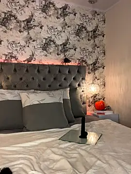 lilith storm online show from 10-21-25, 06:19