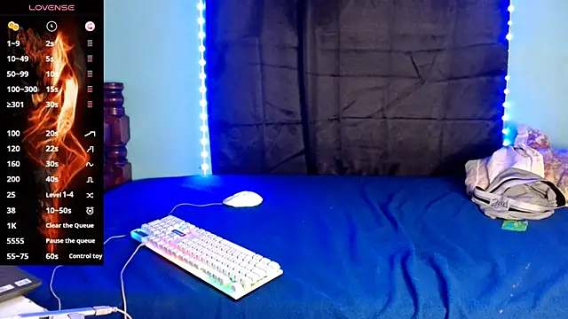 Snapshot of Alexx_1214 chatting on 11-15-25, 10:26 Alexx 1214 online show from 11-15-25, 10:26