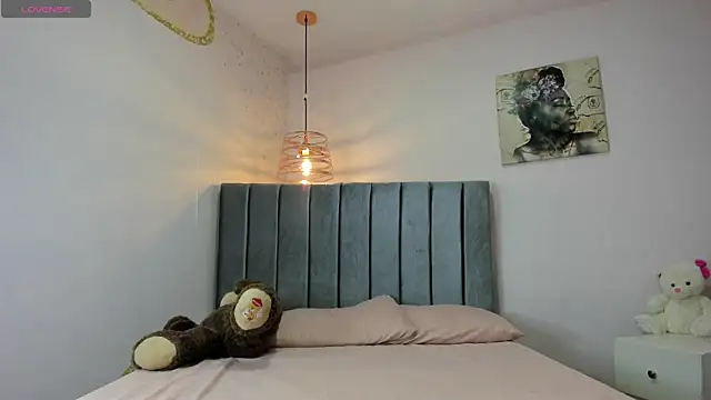 debora ortiz online show from 09-29-25, 01:16