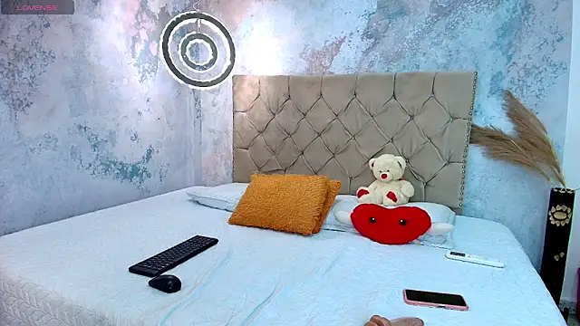 debora ortiz online show from 10-24-25, 01:18