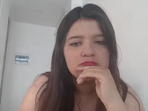 Snapshot of DANIELLADOLCE chatting on 10-01-25, 01:28 DANIELLADOLCE online show from 10-01-25, 01:28