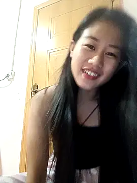 Snapshot of luy-xinh02 chatting on 11-10-25, 12:15 luy-xinh02 online show from 11-10-25, 12:15