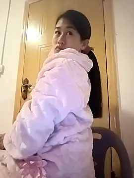 Snapshot of luy-xinh02 chatting on 11-25-25, 01:33 luy-xinh02 online show from 11-25-25, 01:33